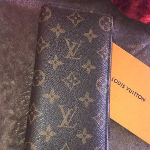 Louis Vuitton wallet - Picture 1 of 1